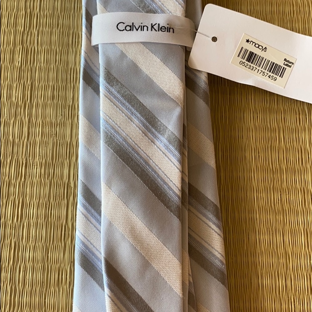 Calvin Klein Silk Blue and White Stripped Tie - Picture 4 of 4